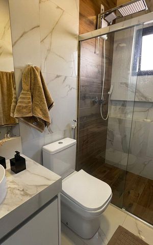 Casa de condomínio à venda com 250m², 3 quartos e 4 vagas Casa de condomínio à venda com 250m², 3 quartos e 4 vagasBanheiro