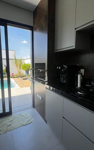 Casa de condomínio à venda com 250m², 3 quartos e 4 vagas Casa de condomínio à venda com 250m², 3 quartos e 4 vagasCozinha