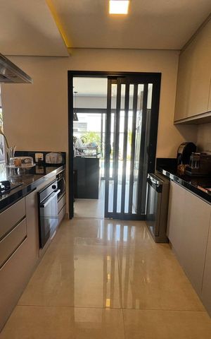 Casa de condomínio à venda com 250m², 3 quartos e 4 vagas Casa de condomínio à venda com 250m², 3 quartos e 4 vagasCozinha