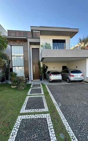 Casa de condomínio à venda com 250m², 3 quartos e 4 vagas Casa de condomínio à venda com 250m², 3 quartos e 4 vagasFachada