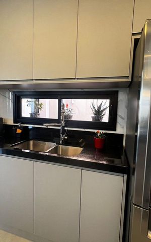 Casa de condomínio à venda com 250m², 3 quartos e 4 vagas Casa de condomínio à venda com 250m², 3 quartos e 4 vagasCozinha