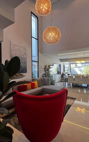Casa de condomínio à venda com 250m², 3 quartos e 4 vagas Casa de condomínio à venda com 250m², 3 quartos e 4 vagasSala