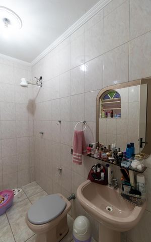 Casa à venda com 170m², 3 quartos e 2 vagas Casa à venda com 170m², 3 quartos e 2 vagasBanheiro da Suíte