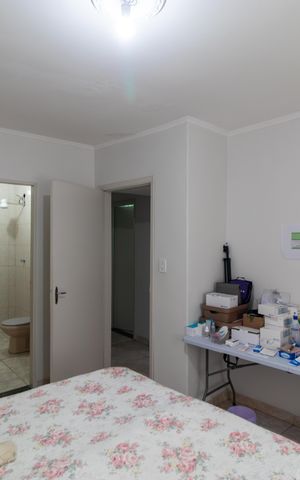 Casa à venda com 170m², 3 quartos e 2 vagas Casa à venda com 170m², 3 quartos e 2 vagasSuíte