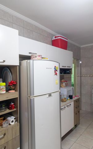 Casa à venda com 170m², 3 quartos e 2 vagas Casa à venda com 170m², 3 quartos e 2 vagasCozinha