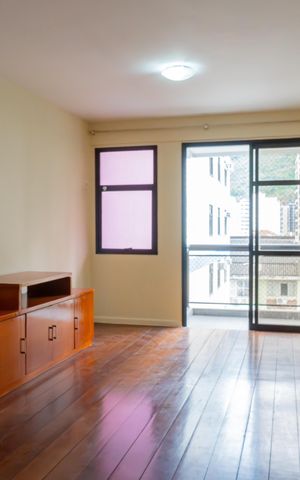 Apartamento à venda com 82m², 3 quartos e 1 vaga Apartamento à venda com 82m², 3 quartos e 1 vagaSala