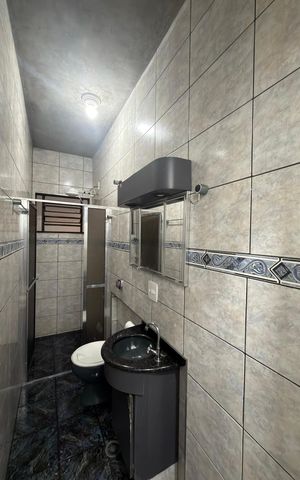 Casa para alugar com 65m², 2 quartos e sem vaga Casa para alugar com 65m², 2 quartos e sem vagaBanheiro Social