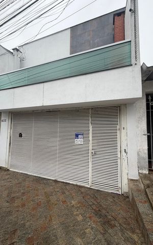 Casa para alugar com 65m², 2 quartos e sem vaga Casa para alugar com 65m², 2 quartos e sem vagaFachada