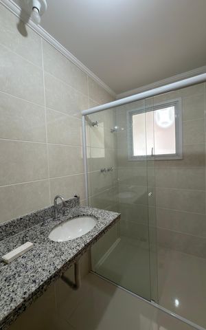 Apartamento à venda com 240m², 3 quartos e 3 vagas Apartamento à venda com 240m², 3 quartos e 3 vagasSuíte 1 Banheiro