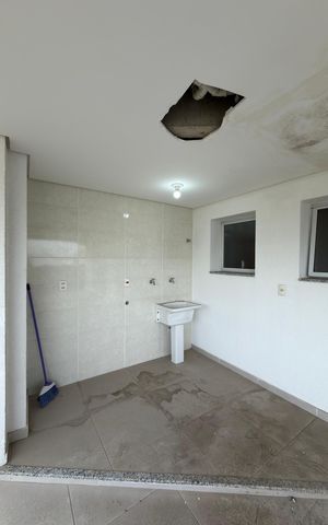 Apartamento à venda com 240m², 3 quartos e 3 vagas Apartamento à venda com 240m², 3 quartos e 3 vagasÁrea de Serviço