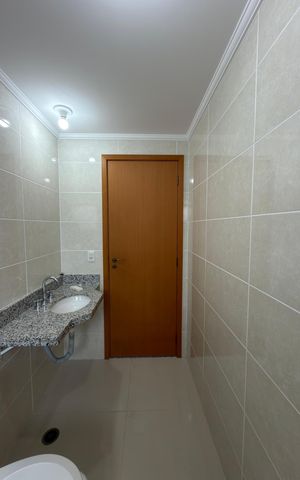 Apartamento à venda com 240m², 3 quartos e 3 vagas Apartamento à venda com 240m², 3 quartos e 3 vagasSuíte 2 Banheiro