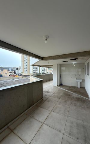 Apartamento à venda com 240m², 3 quartos e 3 vagas Apartamento à venda com 240m², 3 quartos e 3 vagasÁrea de Serviço