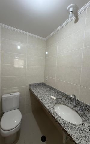 Apartamento à venda com 240m², 3 quartos e 3 vagas Apartamento à venda com 240m², 3 quartos e 3 vagasSuíte 1 Banheiro