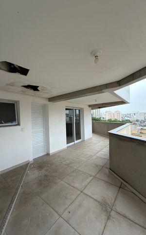 Apartamento à venda com 240m², 3 quartos e 3 vagas Apartamento à venda com 240m², 3 quartos e 3 vagasVaranda