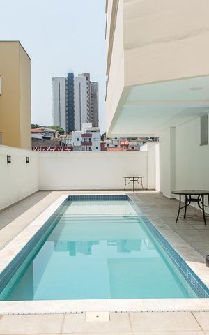 Apartamento à venda com 240m², 3 quartos e 3 vagas Apartamento à venda com 240m², 3 quartos e 3 vagasÁrea comum - Piscina