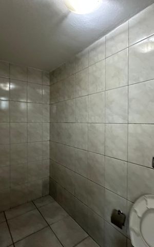 Casa para alugar com 182m², 3 quartos e 2 vagas Casa para alugar com 182m², 3 quartos e 2 vagasBanheiro