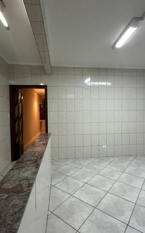 Casa para alugar com 182m², 3 quartos e 2 vagas Casa para alugar com 182m², 3 quartos e 2 vagasCozinha