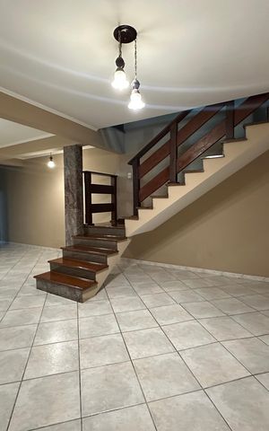 Casa para alugar com 182m², 3 quartos e 2 vagas Casa para alugar com 182m², 3 quartos e 2 vagasSala