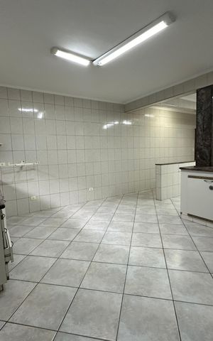 Casa para alugar com 182m², 3 quartos e 2 vagas Casa para alugar com 182m², 3 quartos e 2 vagasCozinha