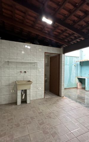 Casa para alugar com 182m², 3 quartos e 2 vagas Casa para alugar com 182m², 3 quartos e 2 vagasÁrea de Serviço