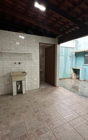 Casa para alugar com 182m², 3 quartos e 2 vagas Casa para alugar com 182m², 3 quartos e 2 vagasÁrea de Serviço