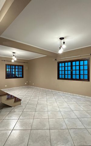 Casa para alugar com 182m², 3 quartos e 2 vagas Casa para alugar com 182m², 3 quartos e 2 vagasSala
