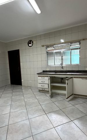 Casa para alugar com 182m², 3 quartos e 2 vagas Casa para alugar com 182m², 3 quartos e 2 vagasCozinha