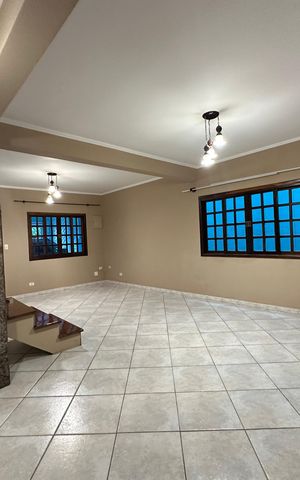 Casa para alugar com 182m², 3 quartos e 2 vagas Casa para alugar com 182m², 3 quartos e 2 vagasSala