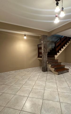 Casa para alugar com 182m², 3 quartos e 2 vagas Casa para alugar com 182m², 3 quartos e 2 vagasSala