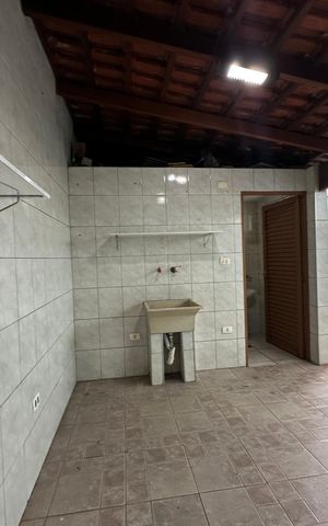 Casa para alugar com 182m², 3 quartos e 2 vagas Casa para alugar com 182m², 3 quartos e 2 vagasÁrea de Serviço