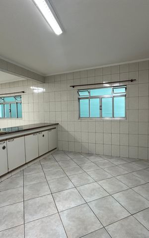 Casa para alugar com 182m², 3 quartos e 2 vagas Casa para alugar com 182m², 3 quartos e 2 vagasCozinha