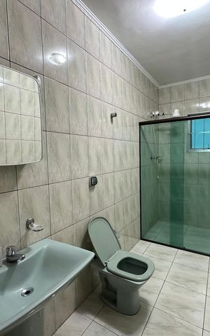 Casa para alugar com 182m², 3 quartos e 2 vagas Casa para alugar com 182m², 3 quartos e 2 vagasBanheiro Social