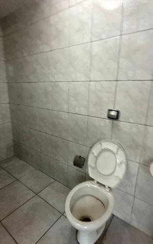 Casa para alugar com 182m², 3 quartos e 2 vagas Casa para alugar com 182m², 3 quartos e 2 vagasBanheiro