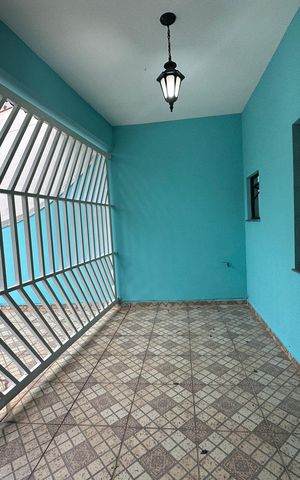 Casa para alugar com 182m², 3 quartos e 2 vagas Casa para alugar com 182m², 3 quartos e 2 vagasVaranda