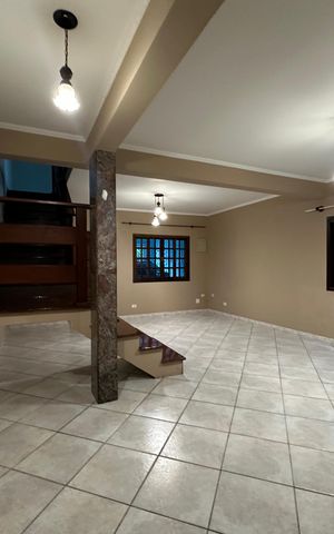 Casa para alugar com 182m², 3 quartos e 2 vagas Casa para alugar com 182m², 3 quartos e 2 vagasSala
