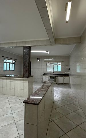 Casa para alugar com 182m², 3 quartos e 2 vagas Casa para alugar com 182m², 3 quartos e 2 vagasCozinha