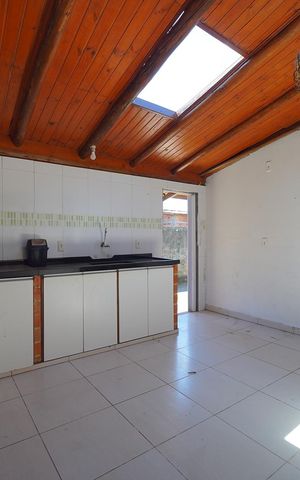 Casa para alugar com 120m², 2 quartos e sem vagaCozinha 