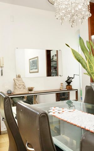 Casa à venda com 502m², 6 quartos e 4 vagas Casa à venda com 502m², 6 quartos e 4 vagasCopa