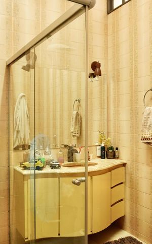 Casa à venda com 502m², 6 quartos e 4 vagas Casa à venda com 502m², 6 quartos e 4 vagasBanheiro Social