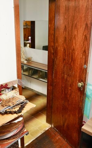 Casa à venda com 502m², 6 quartos e 4 vagas Casa à venda com 502m², 6 quartos e 4 vagasQuarto 6