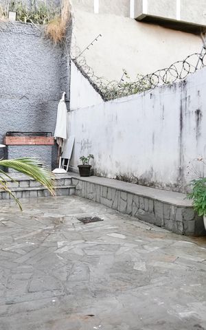 Casa à venda com 502m², 6 quartos e 4 vagas Casa à venda com 502m², 6 quartos e 4 vagasÁrea de Serviço