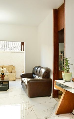 Casa à venda com 502m², 6 quartos e 4 vagas Casa à venda com 502m², 6 quartos e 4 vagasSala