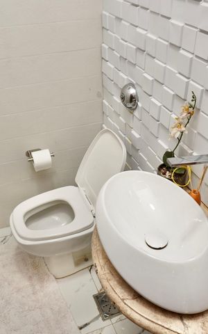 Casa à venda com 502m², 6 quartos e 4 vagas Casa à venda com 502m², 6 quartos e 4 vagasLavabo