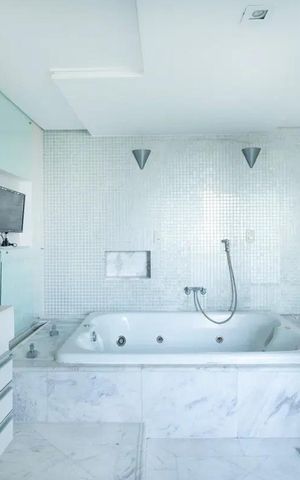 Apartamento à venda com 375m², 4 quartos e 5 vagas Apartamento à venda com 375m², 4 quartos e 5 vagasBanheiro