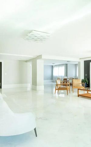Apartamento à venda com 375m², 4 quartos e 5 vagas Apartamento à venda com 375m², 4 quartos e 5 vagasSala