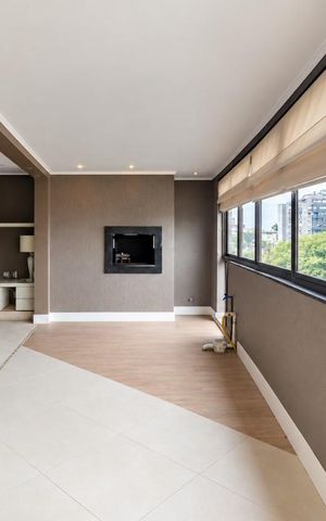 Apartamento para alugar com 150m², 3 quartos e 1 vaga Apartamento para alugar com 150m², 3 quartos e 1 vagaVaranda