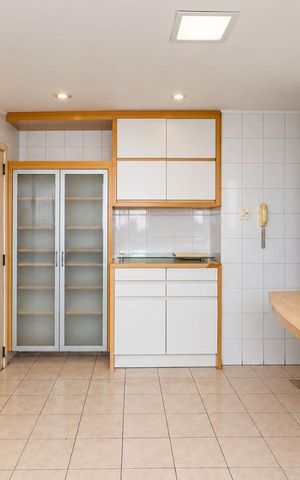 Apartamento para alugar com 150m², 3 quartos e 1 vaga Apartamento para alugar com 150m², 3 quartos e 1 vagaCozinha