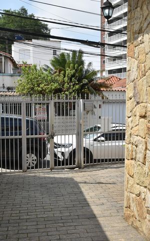 Casa à venda com 130m², 3 quartos e 4 vagasGaragem