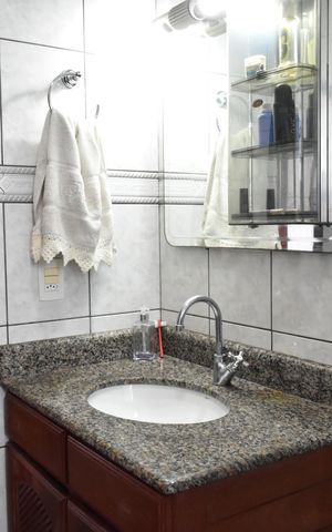 Casa à venda com 130m², 3 quartos e 4 vagasBanheiro Social