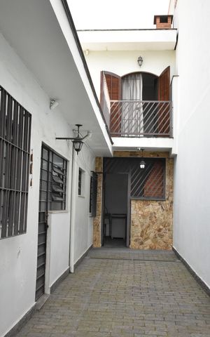 Casa à venda com 130m², 3 quartos e 4 vagasQuintal